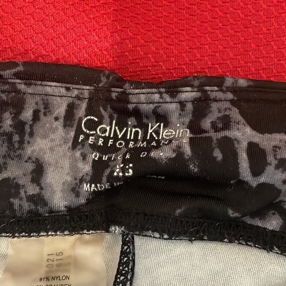 Calvin Klein performance pants - Picture 2 of 8
